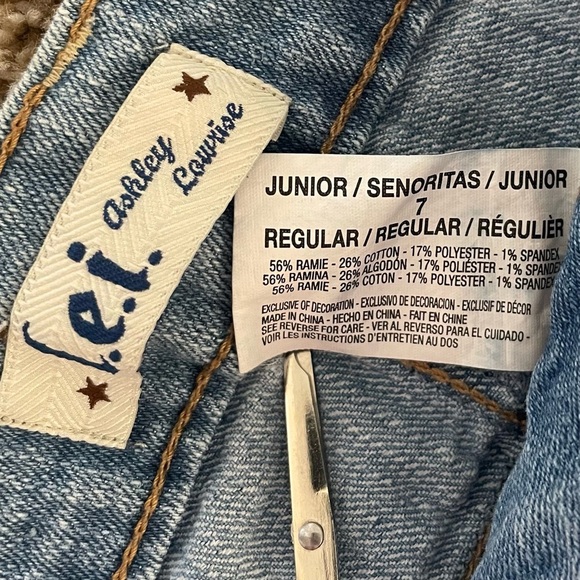 VTG L.E.I. Ashley Low Rise Micro Mini Shorts Junior 7 Light Wash Embroidered Y2K - Picture 2 of 15